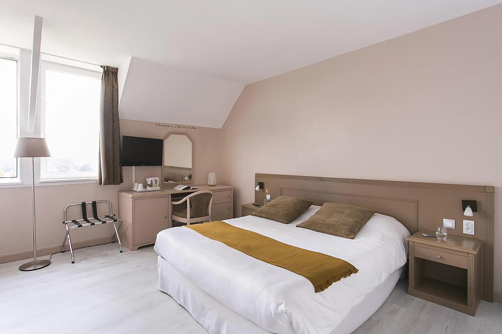 Hôtel, HÔTEL RÉSIDENCE NORMANDY COUNTRY CLUB BELLÊME