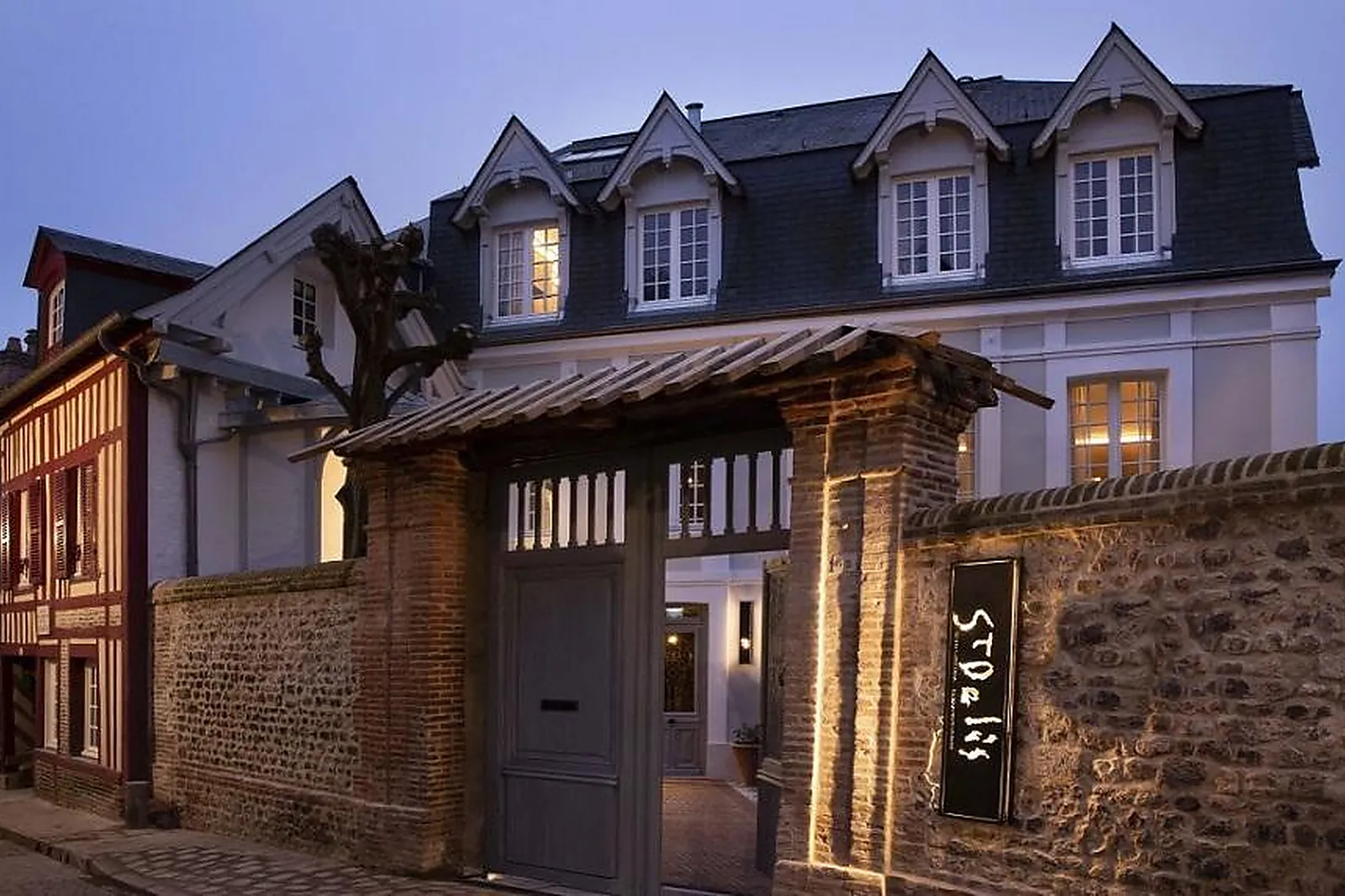 Lieux événementiels, HÔTEL SAINT-DELIS
