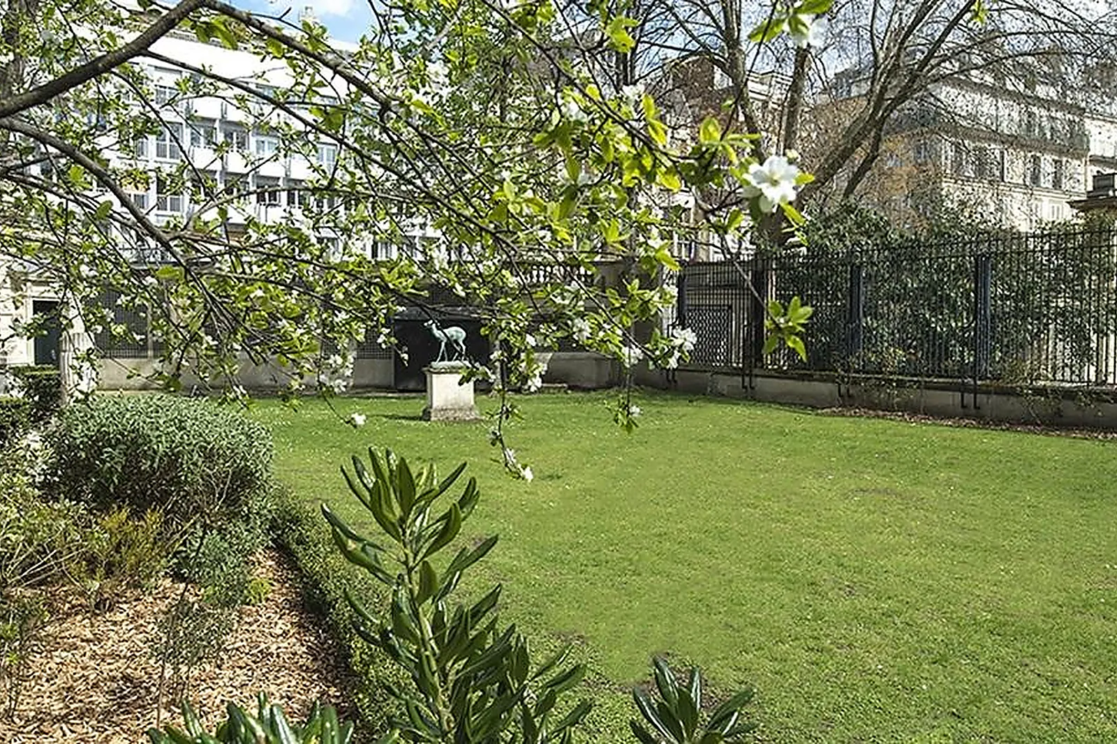 Hôtel, HÔTEL SALOMON DE ROTHSCHILD