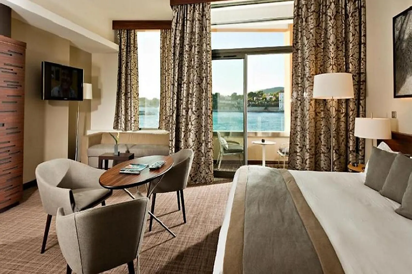 Lieux événementiels, HÔTEL & SPA ILE ROUSSE THALAZUR