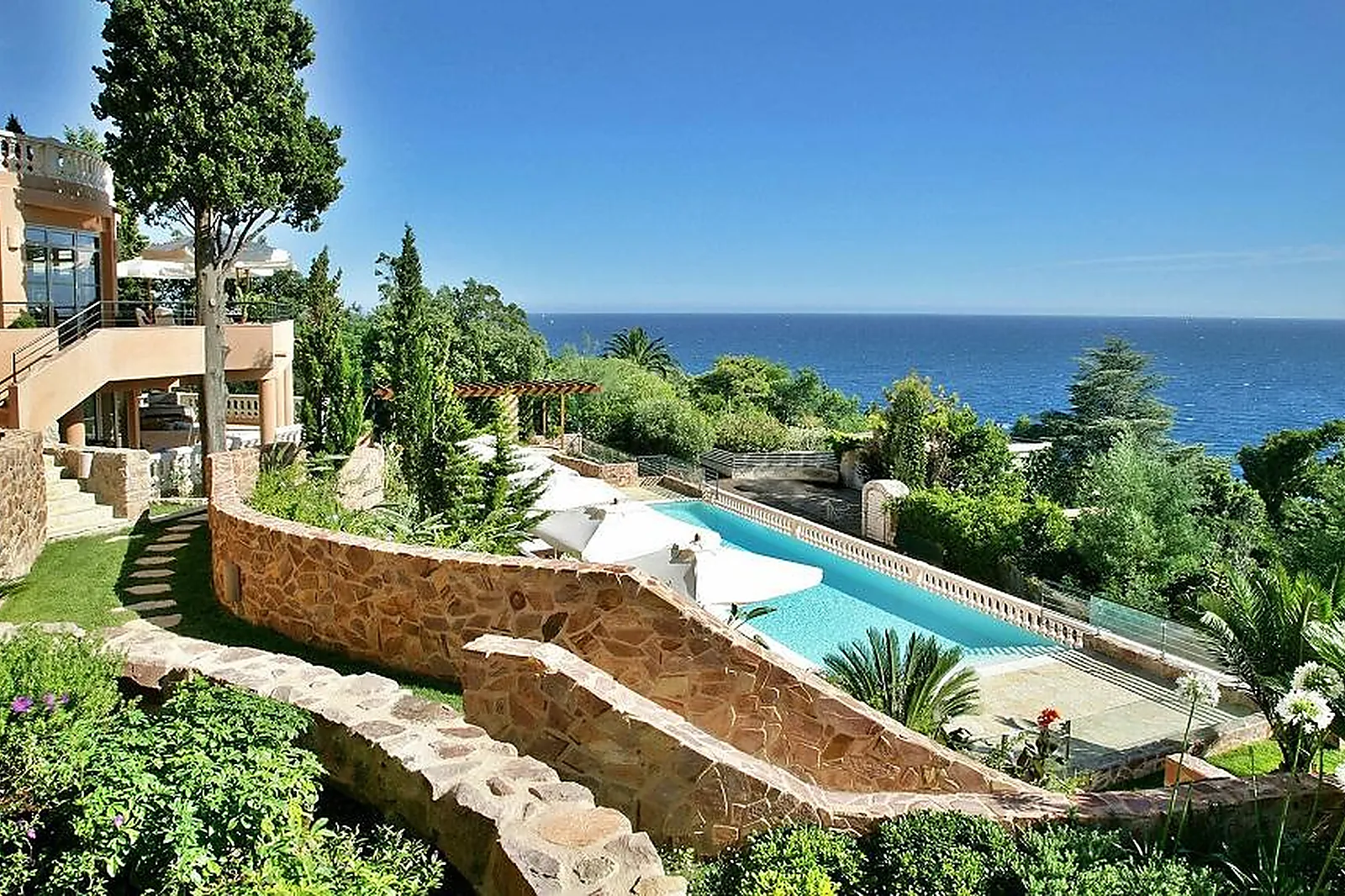 Hôtel, HÔTEL TIARA YAKTSA CÔTE D'AZUR