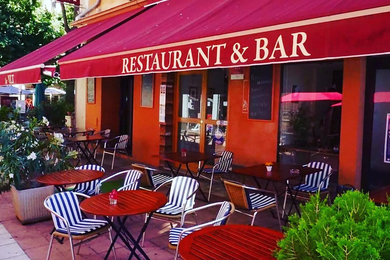 Hôtel, HÔTEL VILLA LA TOUR