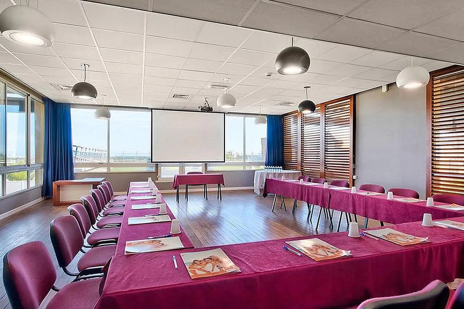 Lieux événementiels, HÔTEL CLUB LA FONT DES HORTS