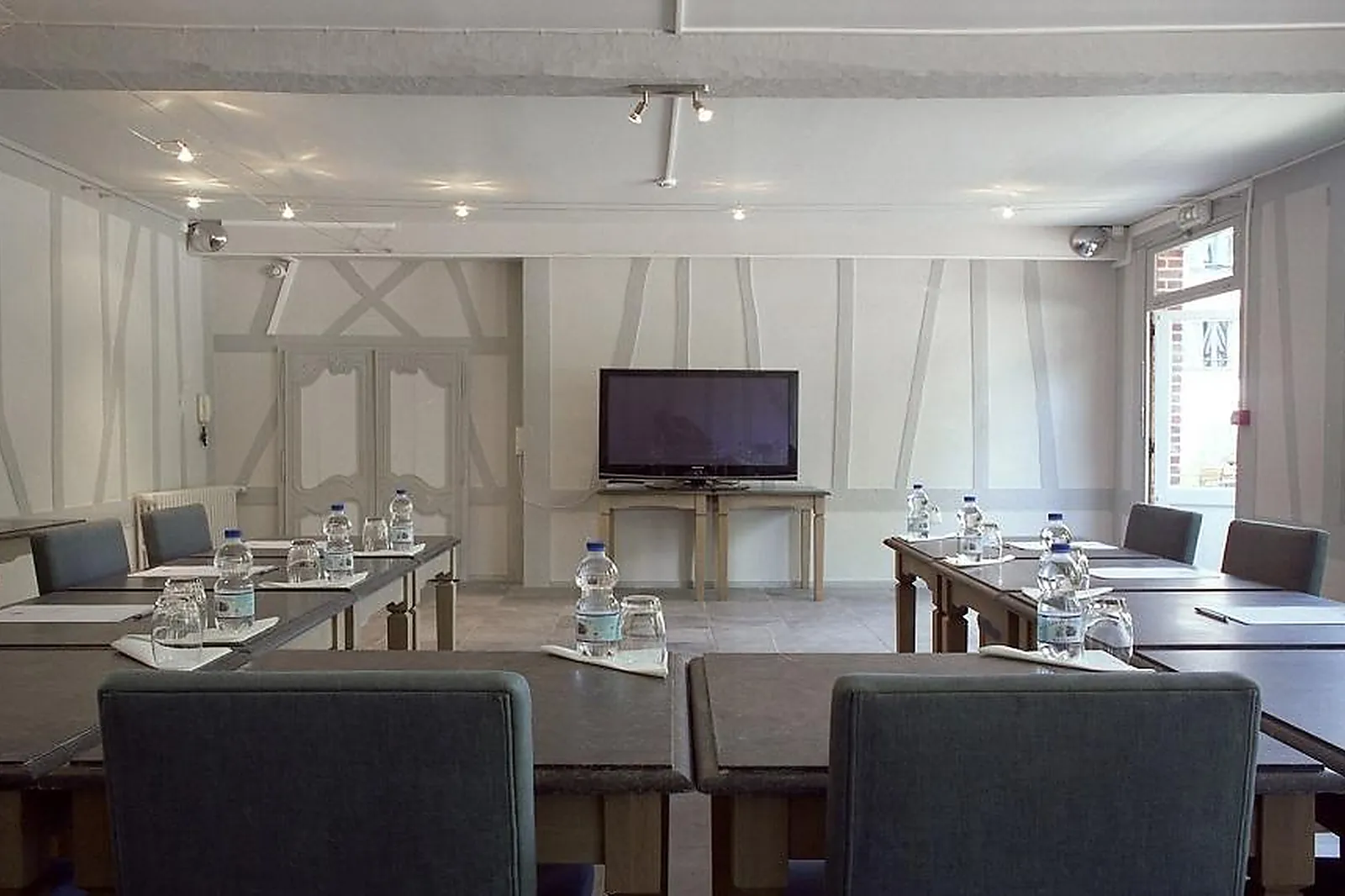 Hôtel, HÔTEL DE LA LICORNE & SPA