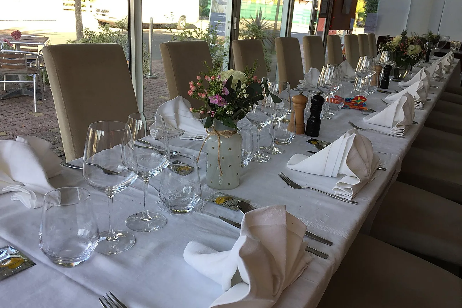 Lieux événementiels, HÔTEL ET STUDIOS LE MARINA