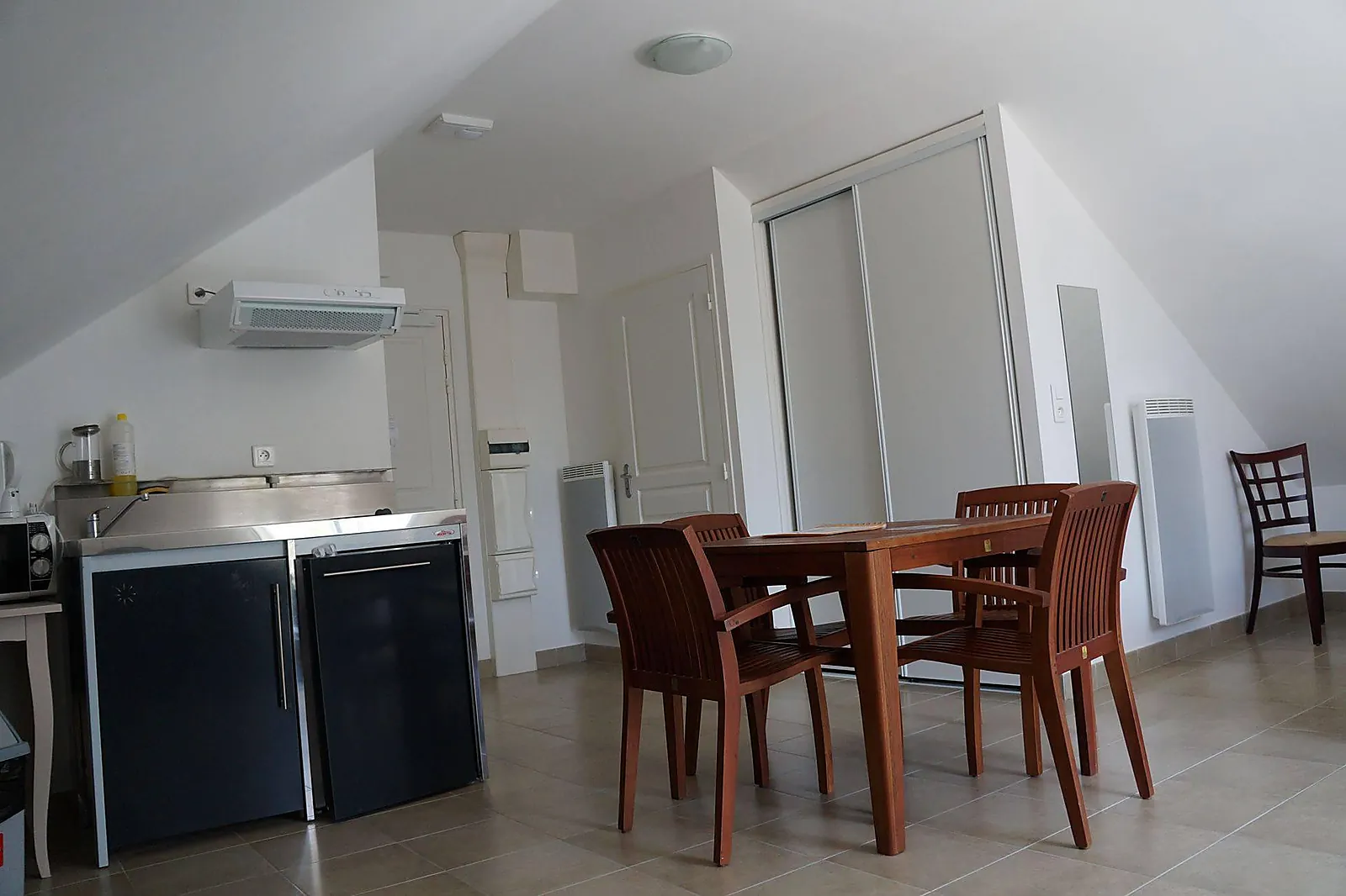 Lieux événementiels, HÔTEL ET STUDIOS LE MARINA