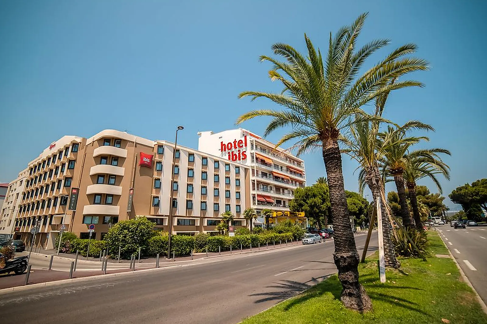 Hôtel, HÔTEL IBIS NICE AÉROPORT PROMENADE DES ANGLAIS