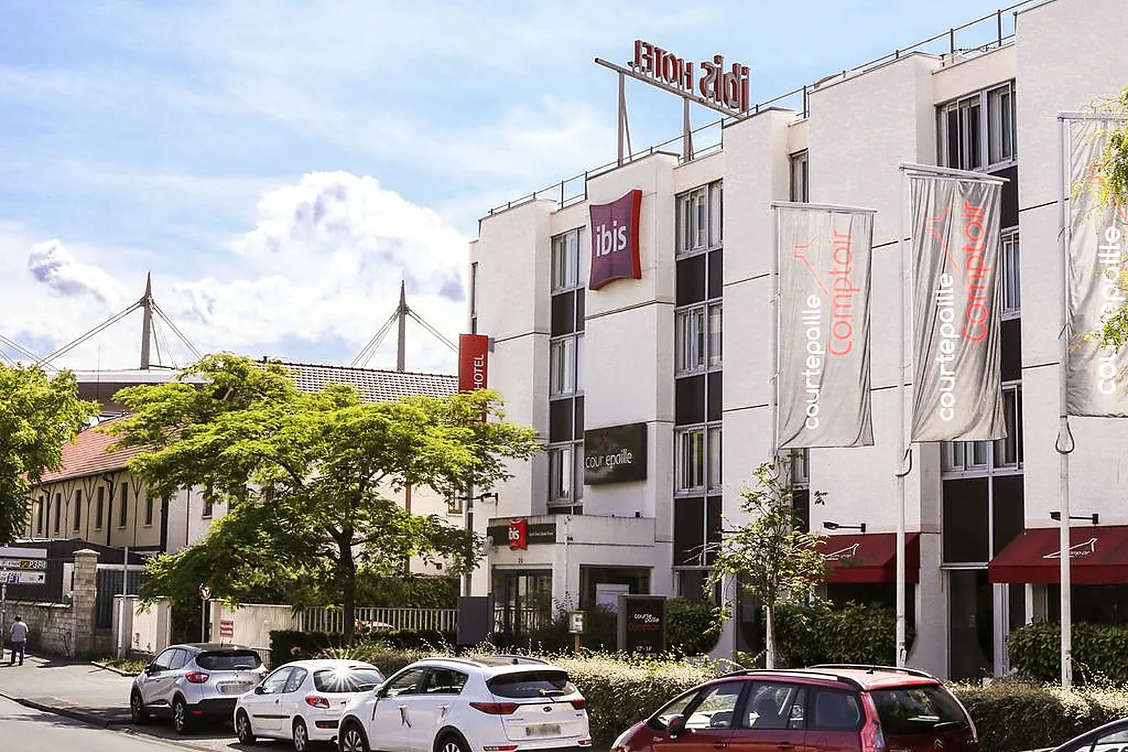 Hôtel, HÔTEL IBIS SAINT-DENIS STADE OUEST