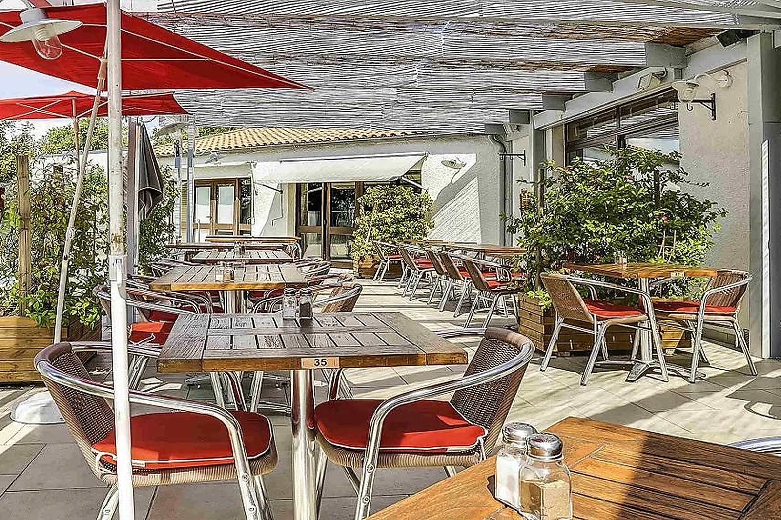 Lieux événementiels, HÔTEL IBIS SALON-DE-PROVENCE SUD