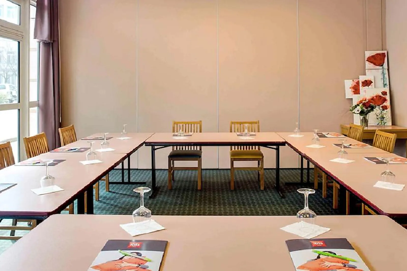 Lieux événementiels, HÔTEL IBIS VICHY