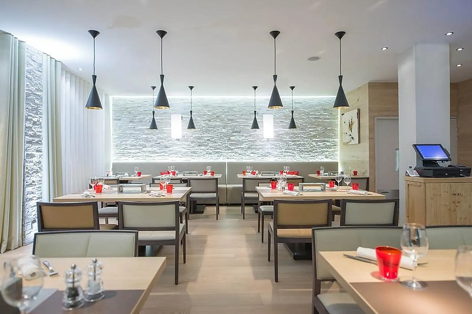 Lieux événementiels, HÔTEL L'AIGLE DES NEIGES