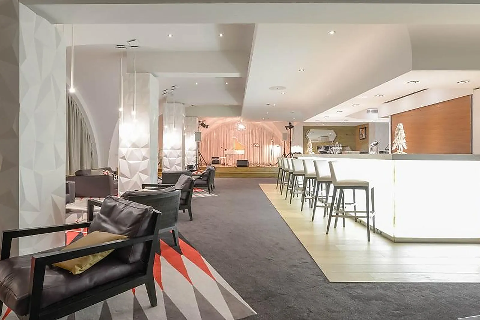 Lieux événementiels, HÔTEL L'AIGLE DES NEIGES