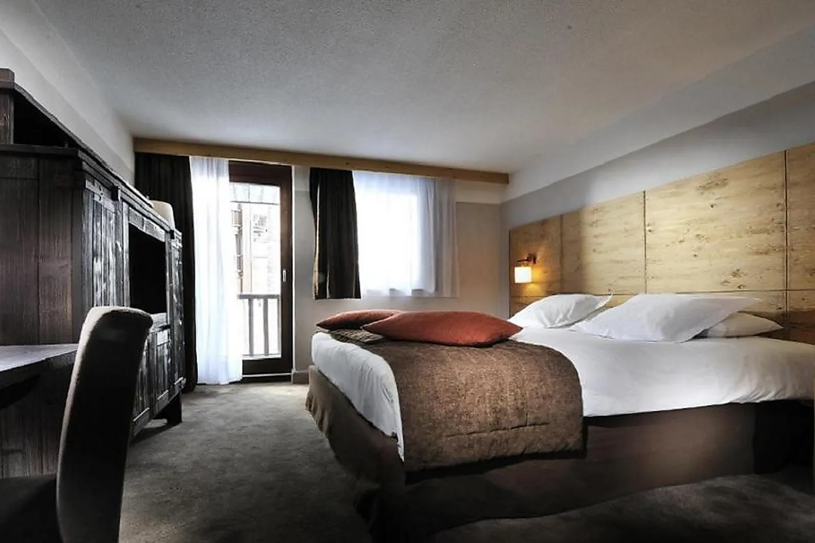 Lieux événementiels, HÔTEL L'AIGLE DES NEIGES