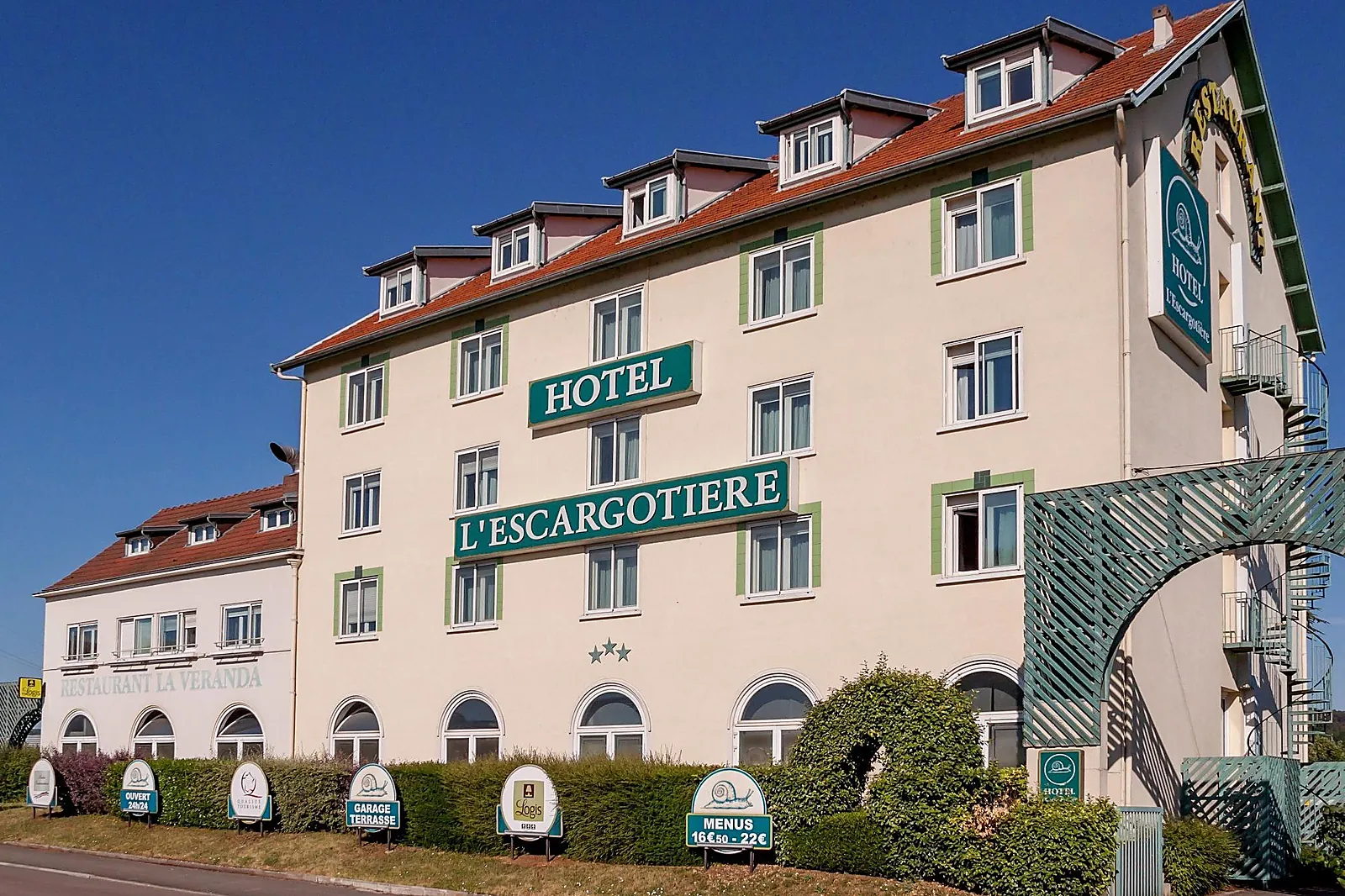 Hôtel, HÔTEL L’ESCARGOTIÈRE
