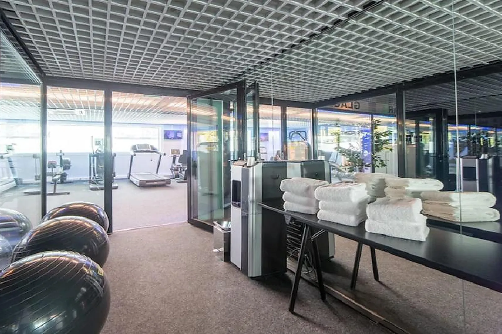 Lieux événementiels, KUBE SAINT TROPEZ HÔTEL