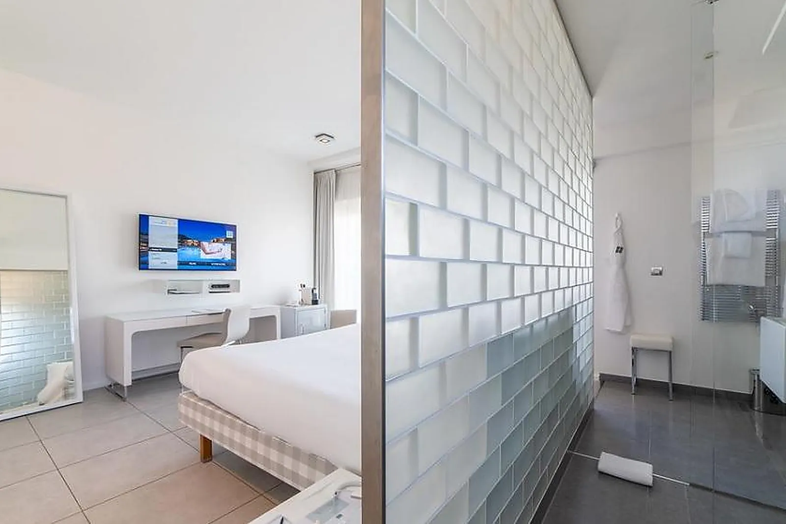 Lieux événementiels, KUBE SAINT TROPEZ HÔTEL