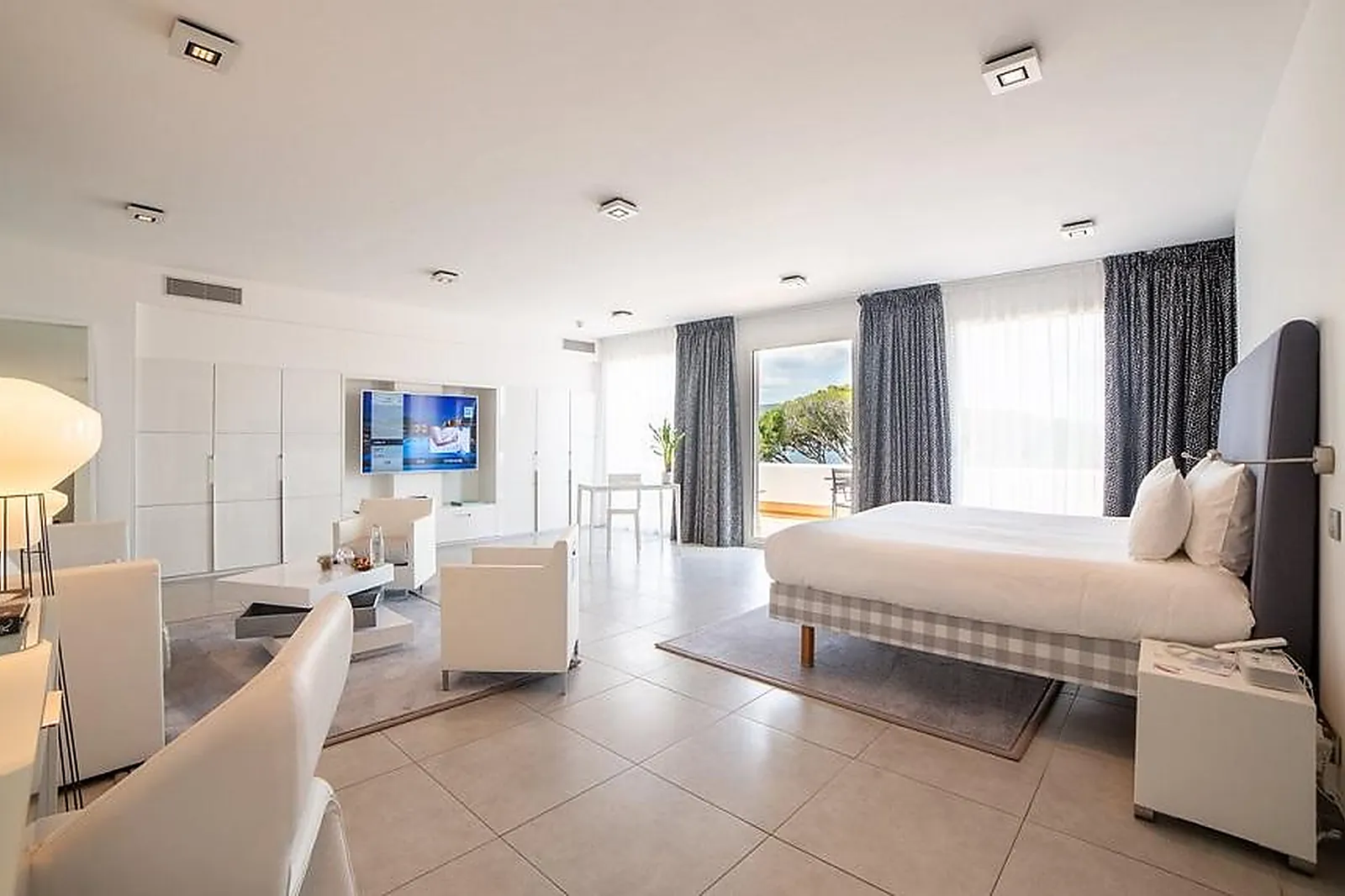 Lieux événementiels, KUBE SAINT TROPEZ HÔTEL