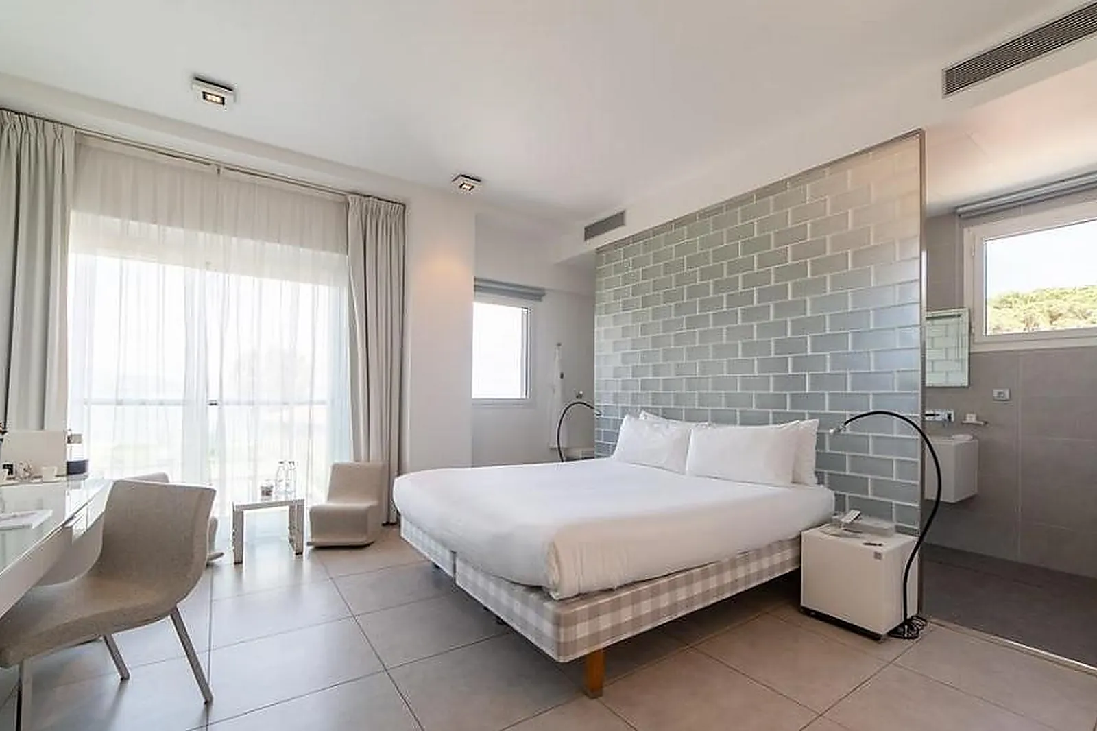 Lieux événementiels, KUBE SAINT TROPEZ HÔTEL