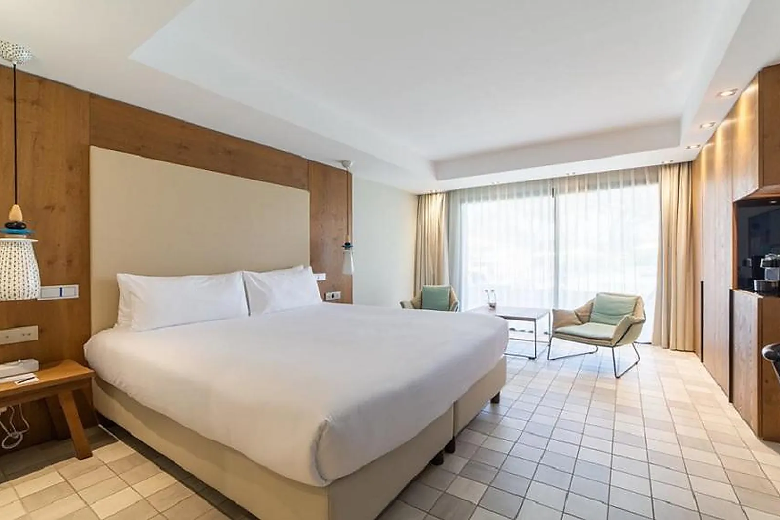 Lieux événementiels, KUBE SAINT TROPEZ HÔTEL