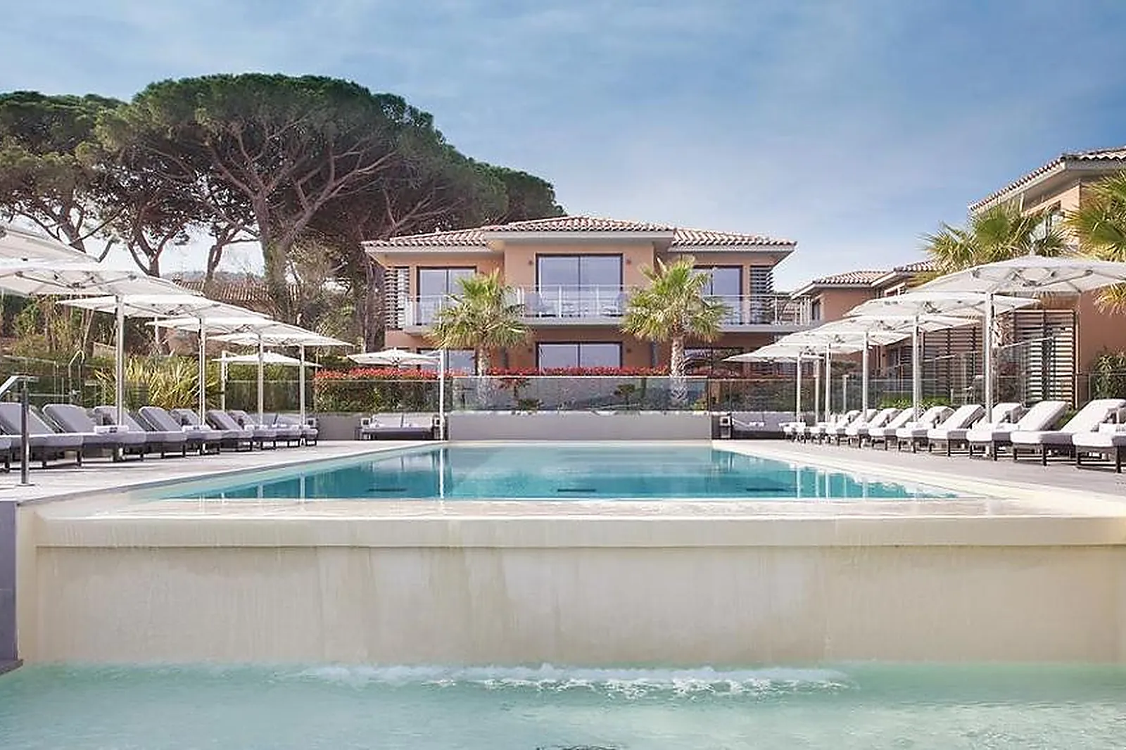 Lieux événementiels, KUBE SAINT TROPEZ HÔTEL