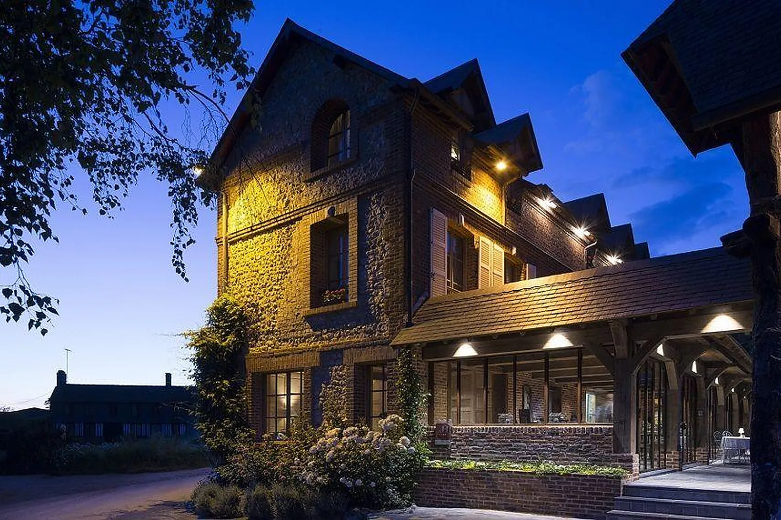 Lieux événementiels, L'AUBERGE DE LA SOURCE