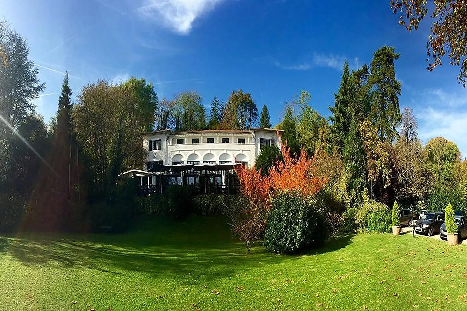 Hôtel, L'HOSTELLERIE DU COUNTRY CLUB