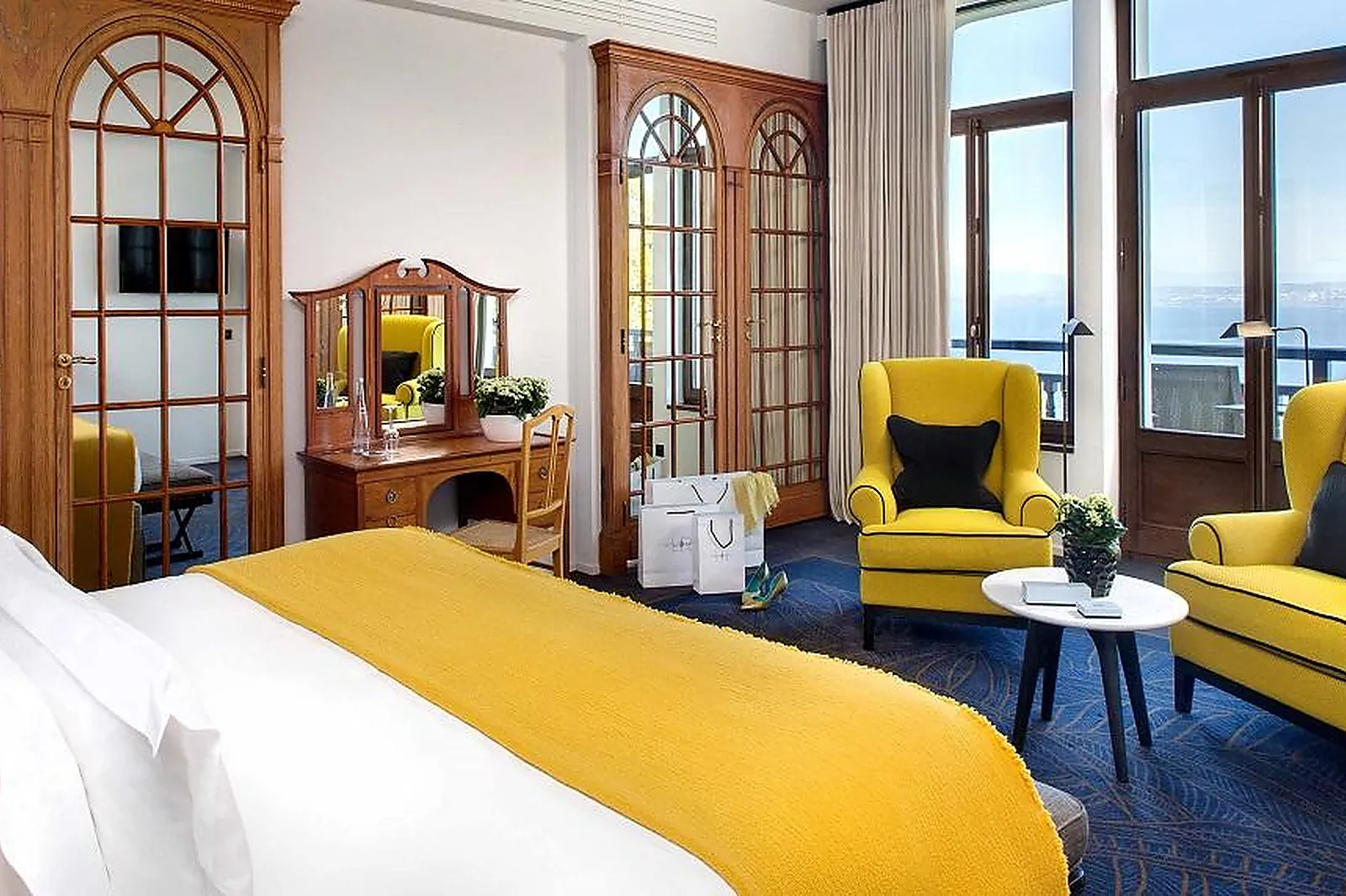 Lieux événementiels, L'HÔTEL ROYAL