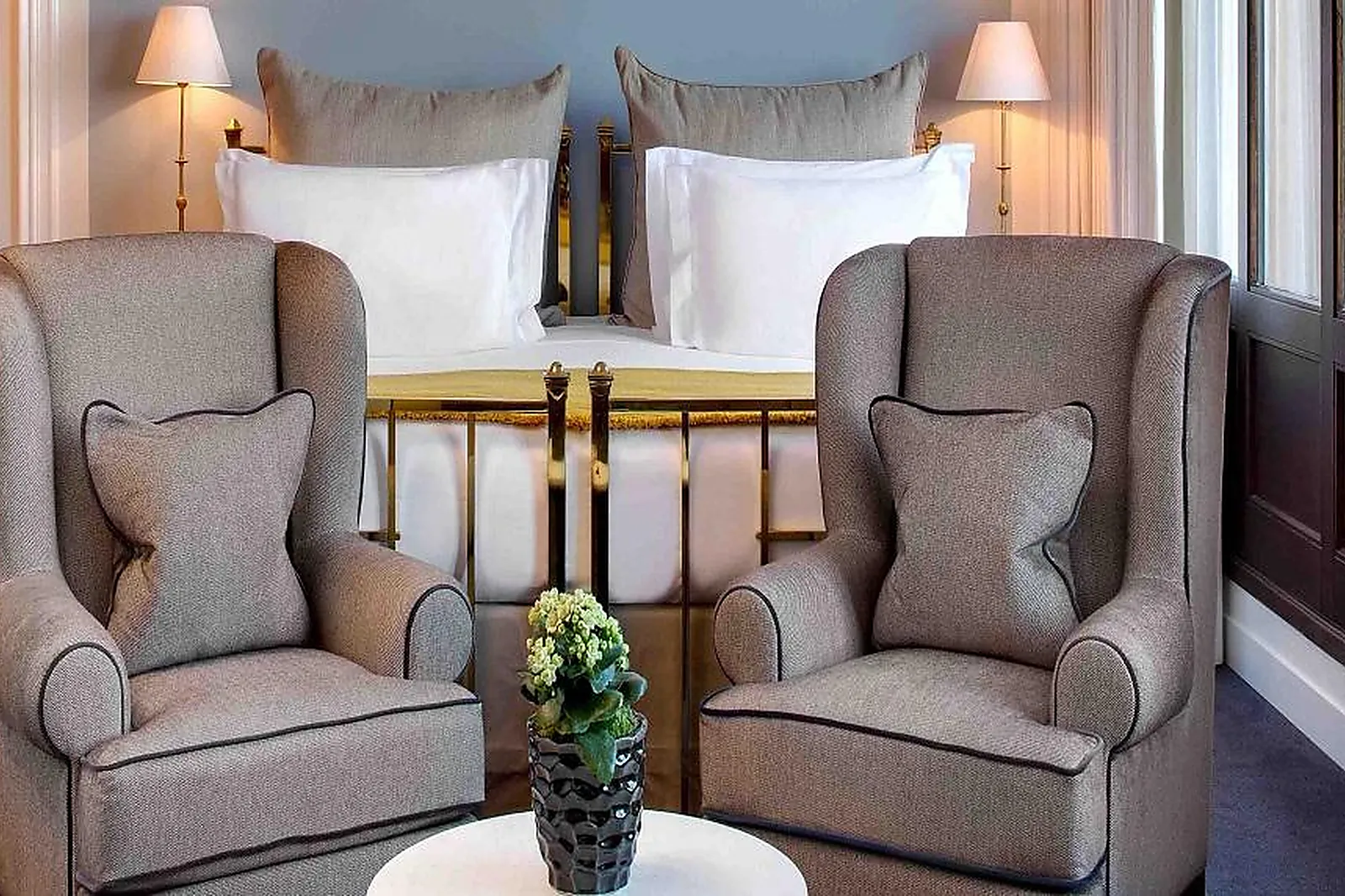 Lieux événementiels, L'HÔTEL ROYAL