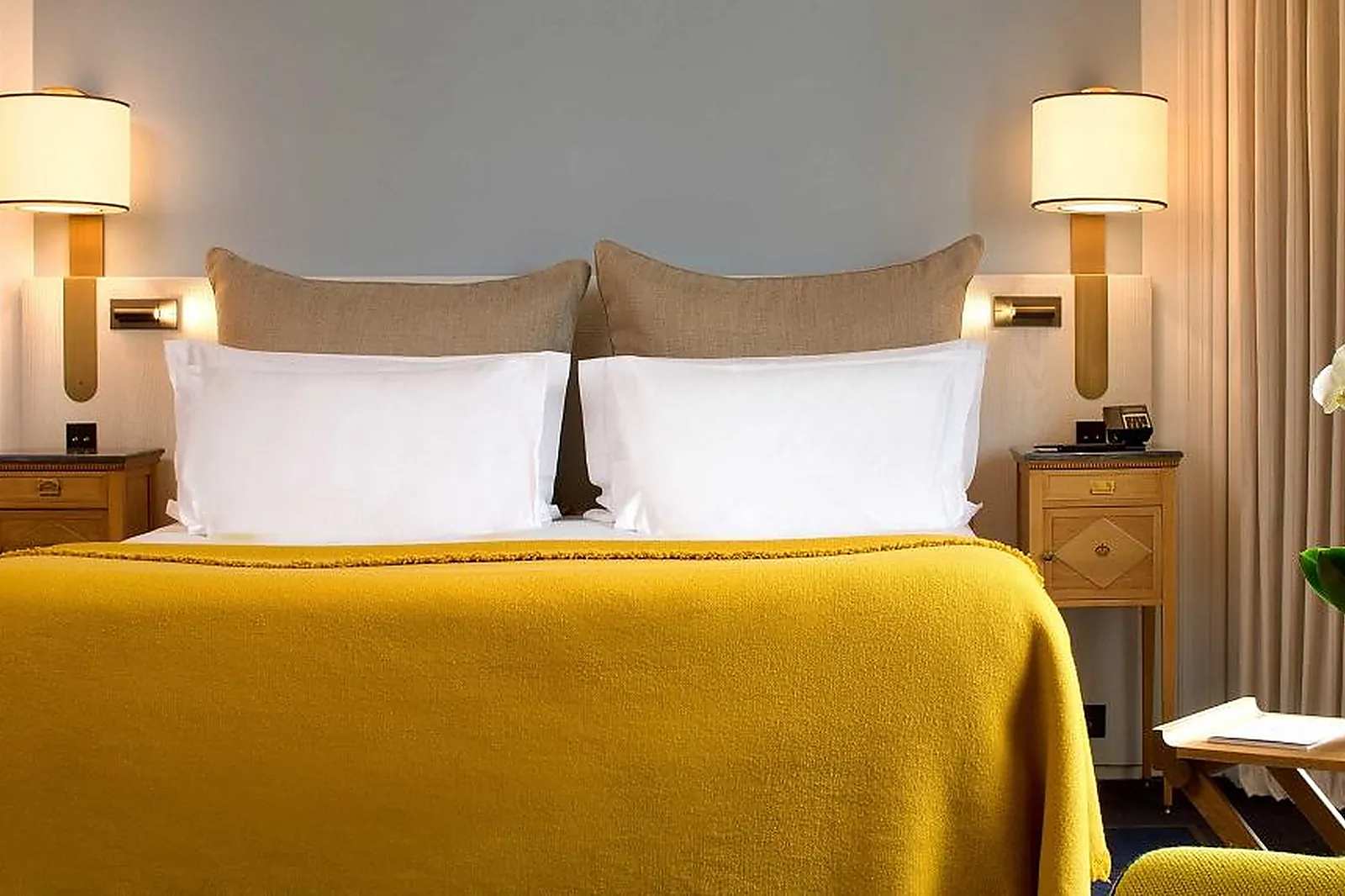 Lieux événementiels, L'HÔTEL ROYAL