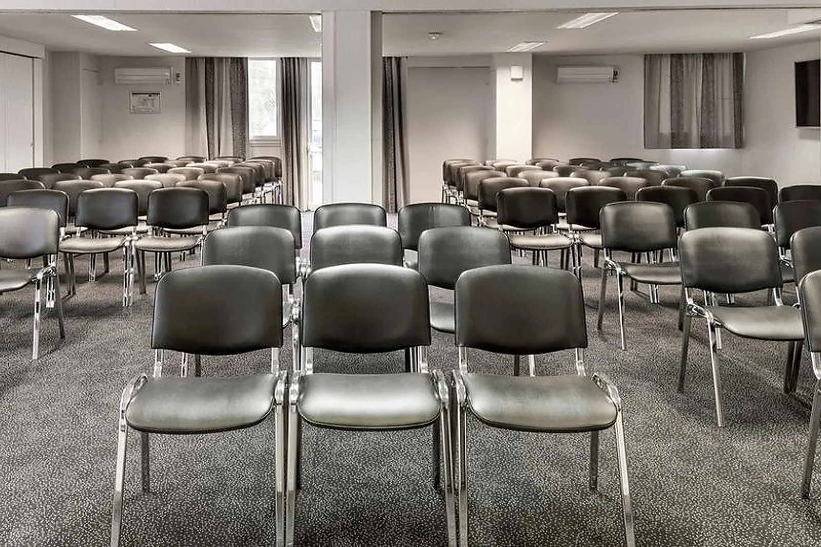 Lieux événementiels, L’INITIAL