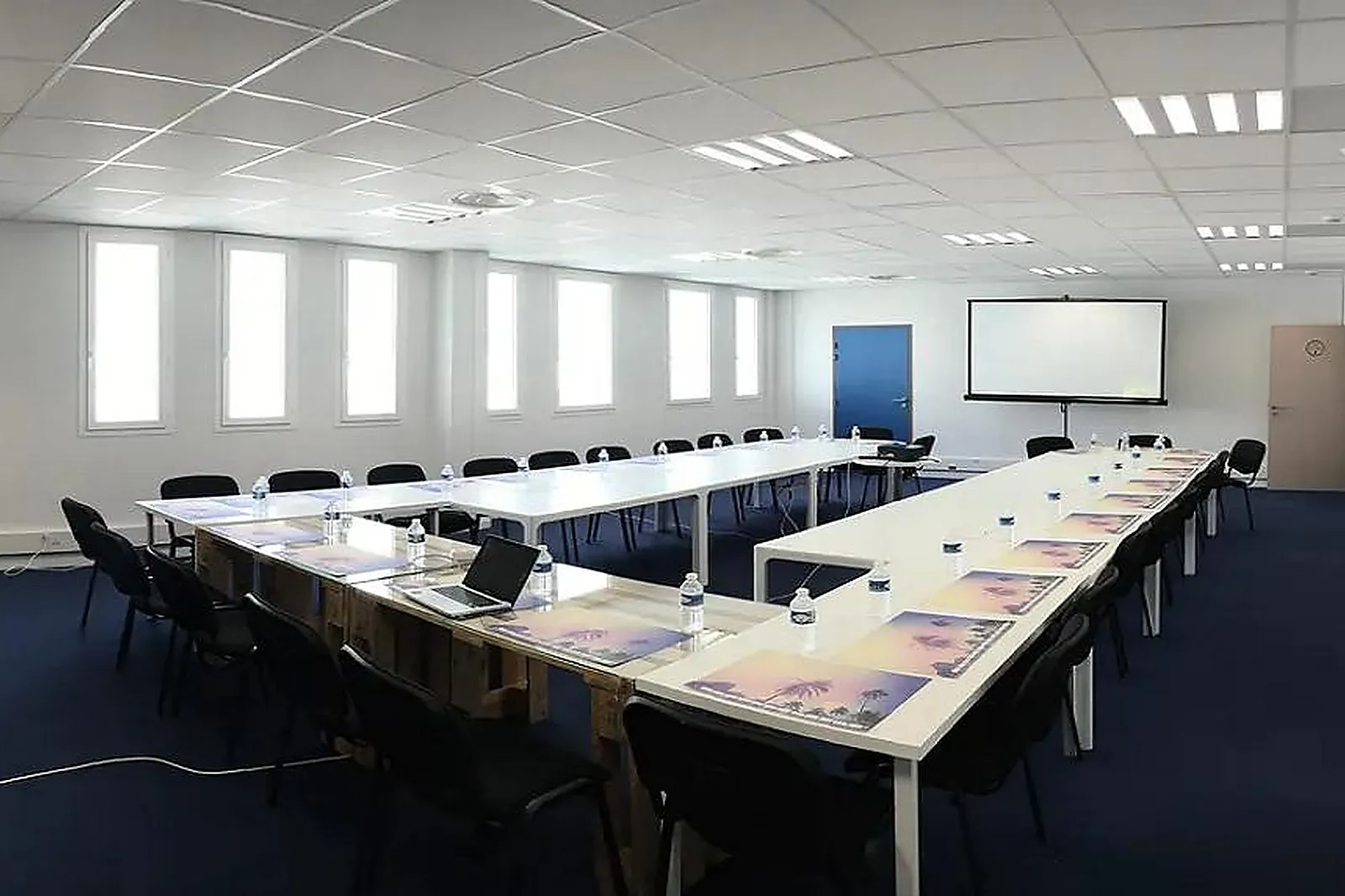 Lieux événementiels, L'ÉTABLE - COWORKING, SALLE DE RÉUNION, DOMICILIATION, FORMATION & CONSEIL