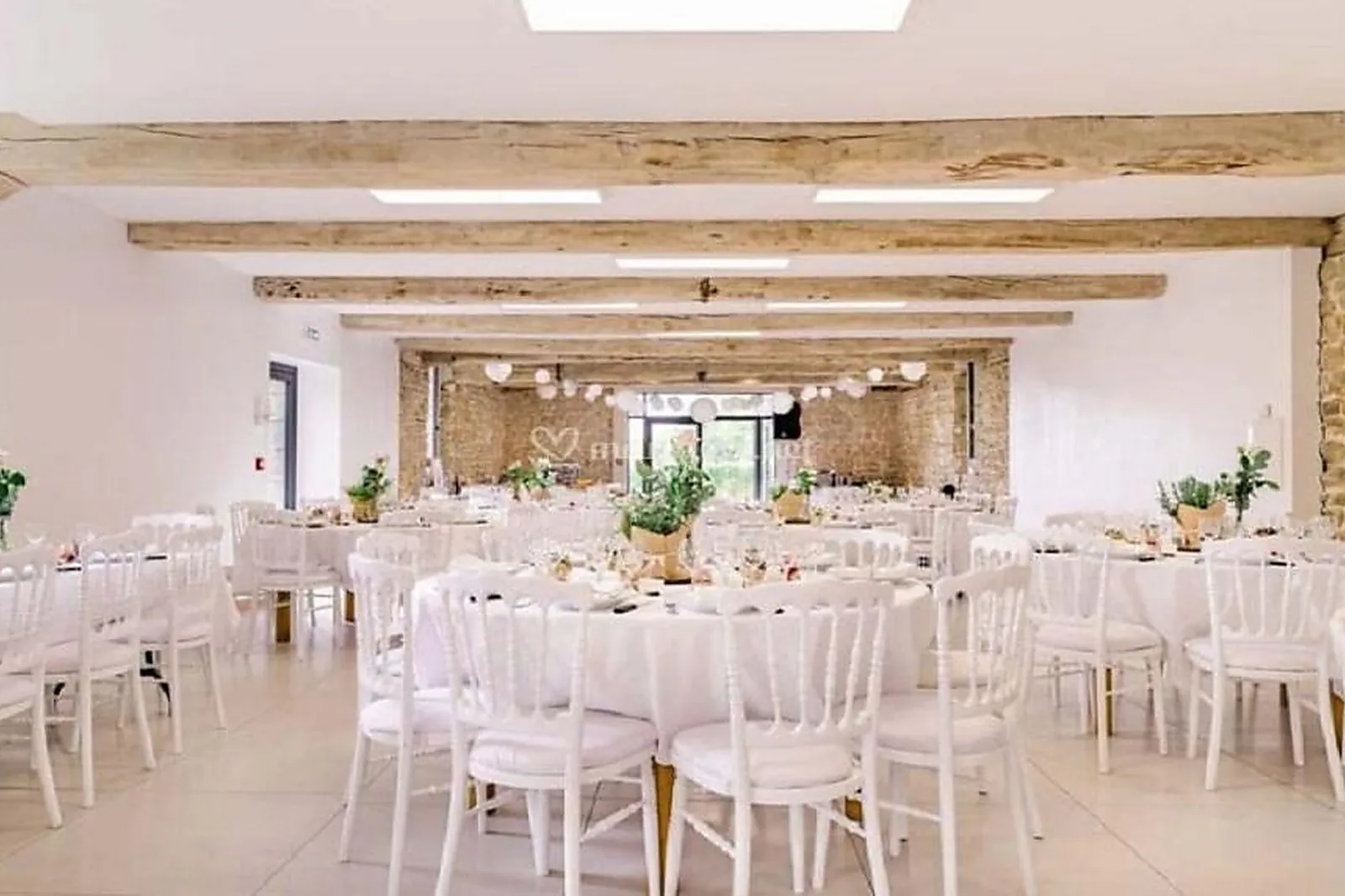 Salle de réception, L'ÉTOILE DE FORGES