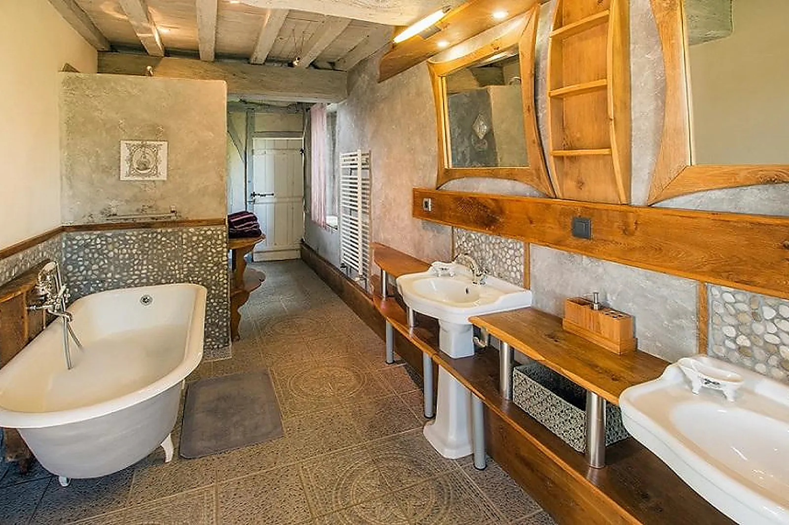 Salle de réception, L'ÉTOILE DE FORGES