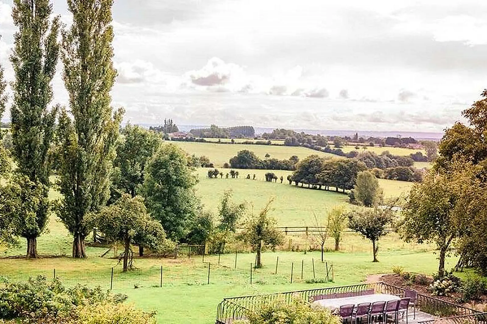 Salle de réception, L'ÉTOILE DE FORGES