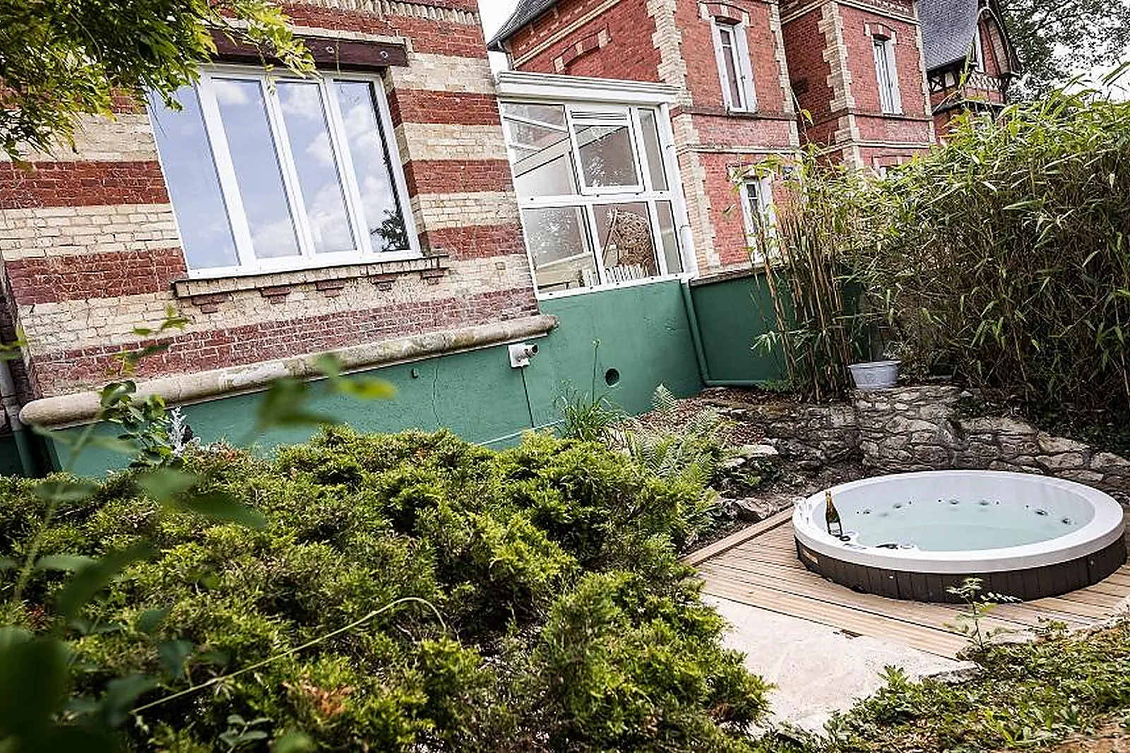 Salle de réception, L'ÉTOILE DE FORGES