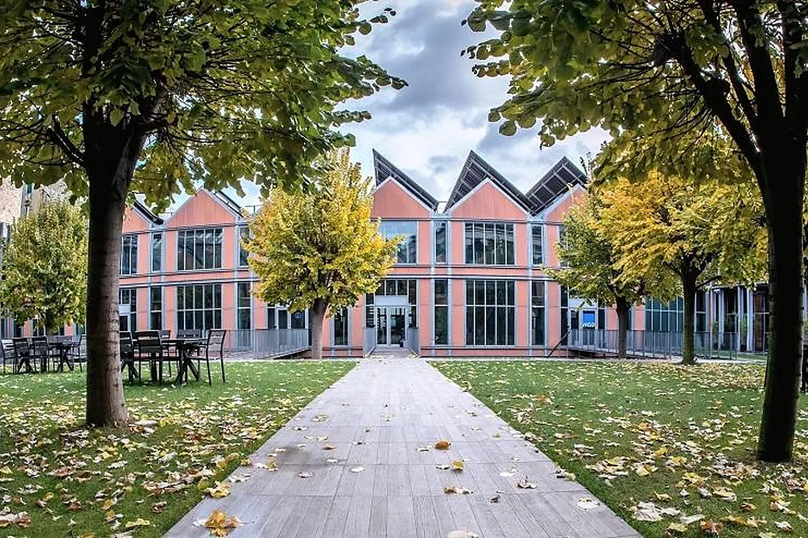 Lieux événementiels, LE 118