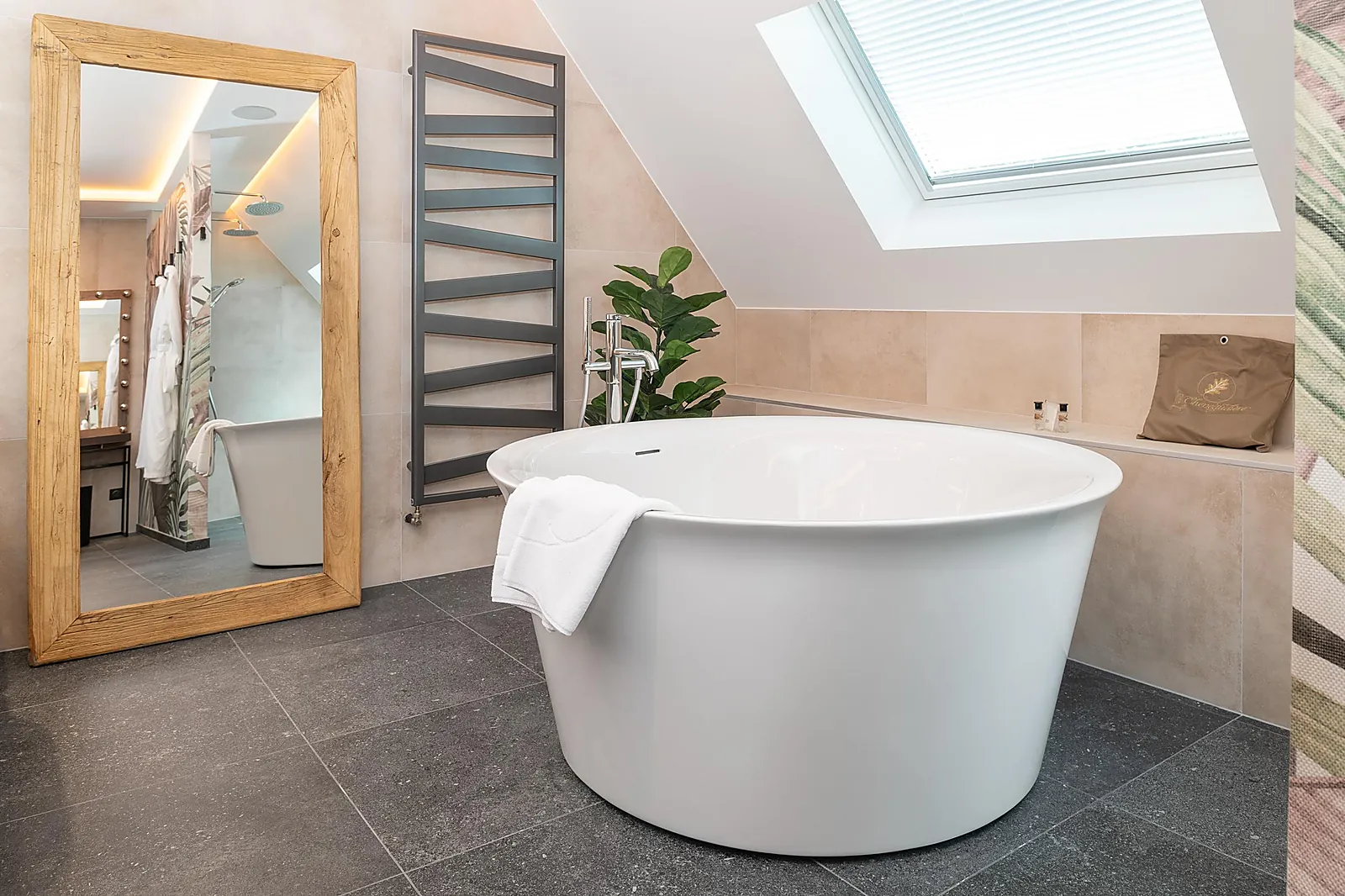 Lieux événementiels, LA CHENEAUDIÈRE***** & SPA - RELAIS & CHÂTEAUX