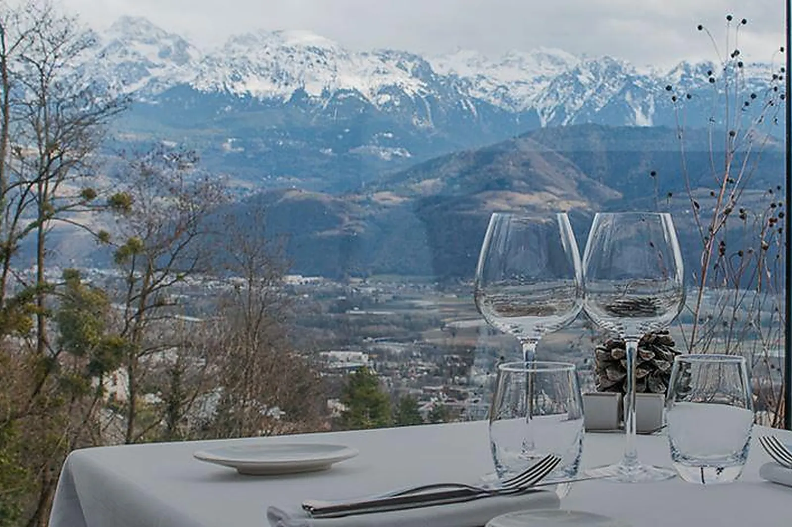 Cafés et Restaurants, LA CORNE D'OR