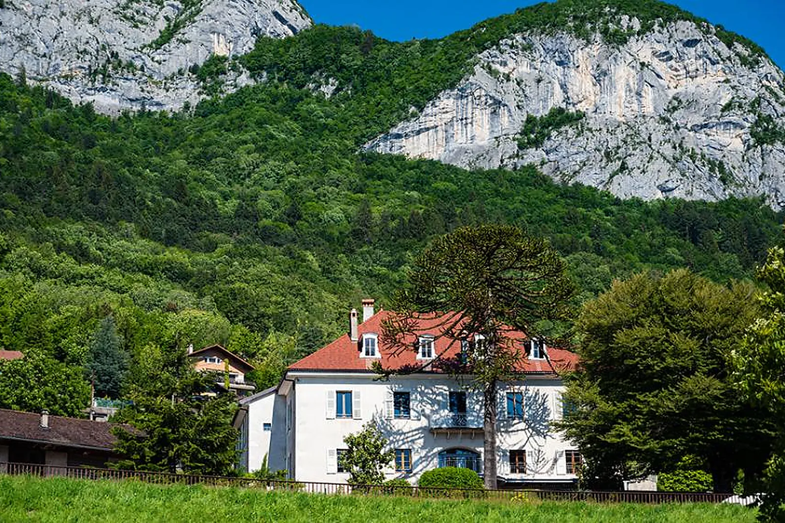Lieux événementiels, LA CROIX DES CHAMPS