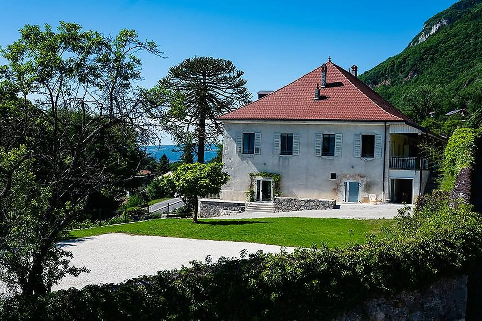 Lieux événementiels, LA CROIX DES CHAMPS
