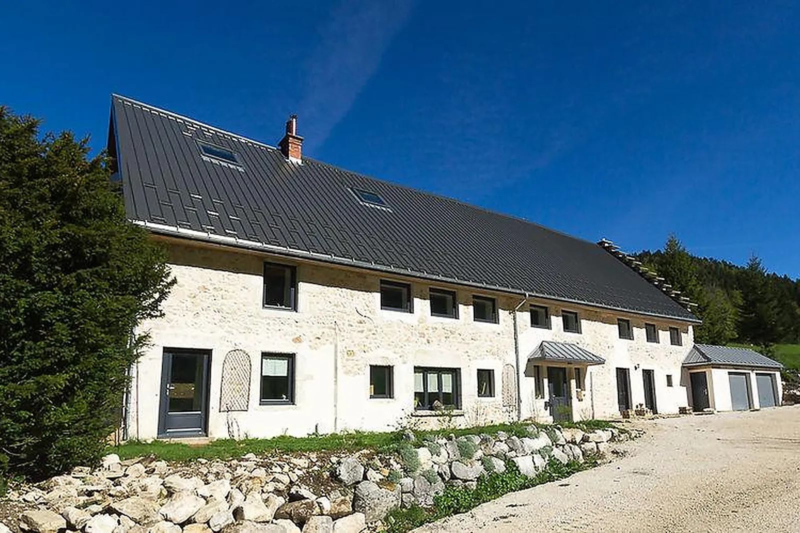 Château et Domaine, LA GRANGE AUX FÉES