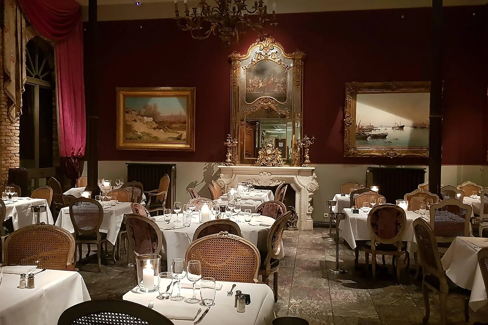 Cafés et Restaurants, LA GROTTE