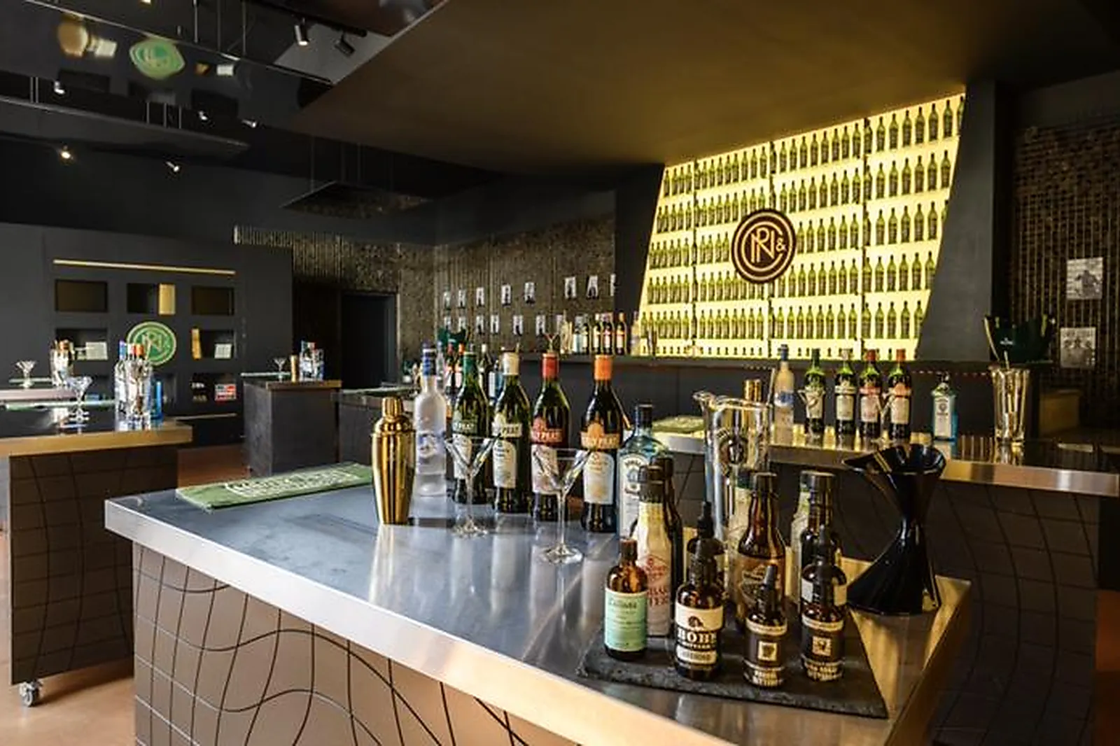 Lieu haut de gamme, LA MAISON NOILLY PRAT