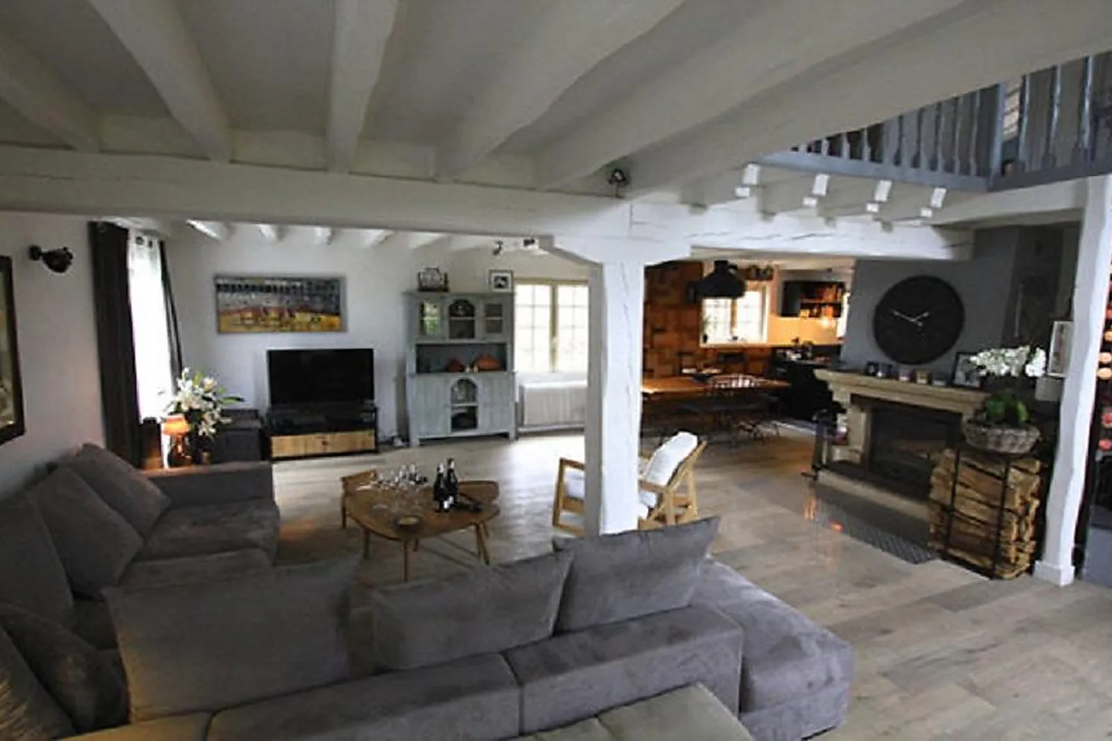 Lieux événementiels, LA MAISON DES PINS