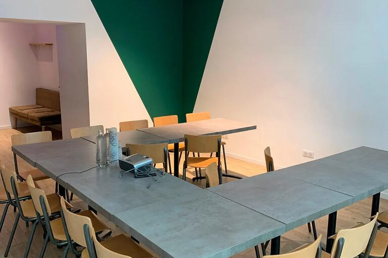 Cafés et Restaurants, LA PETITE IMPERTINENCE