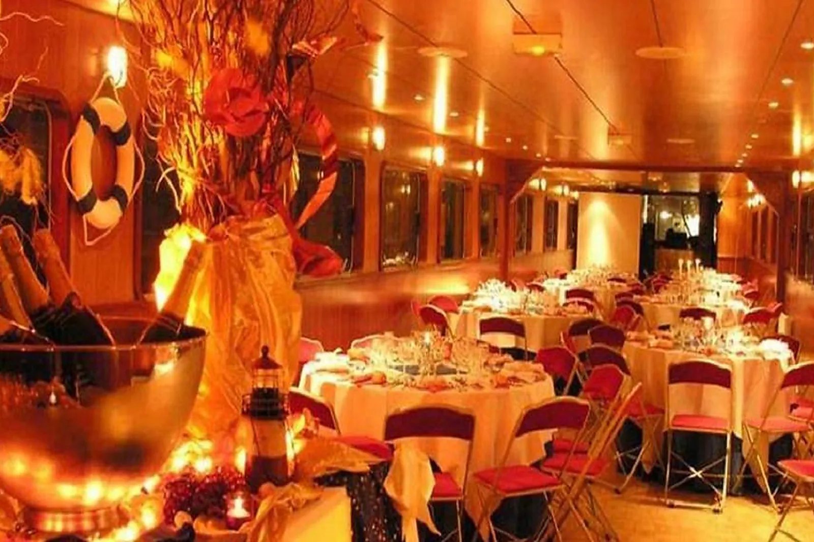 Lieux événementiels, LA PÉNICHE ESCALE