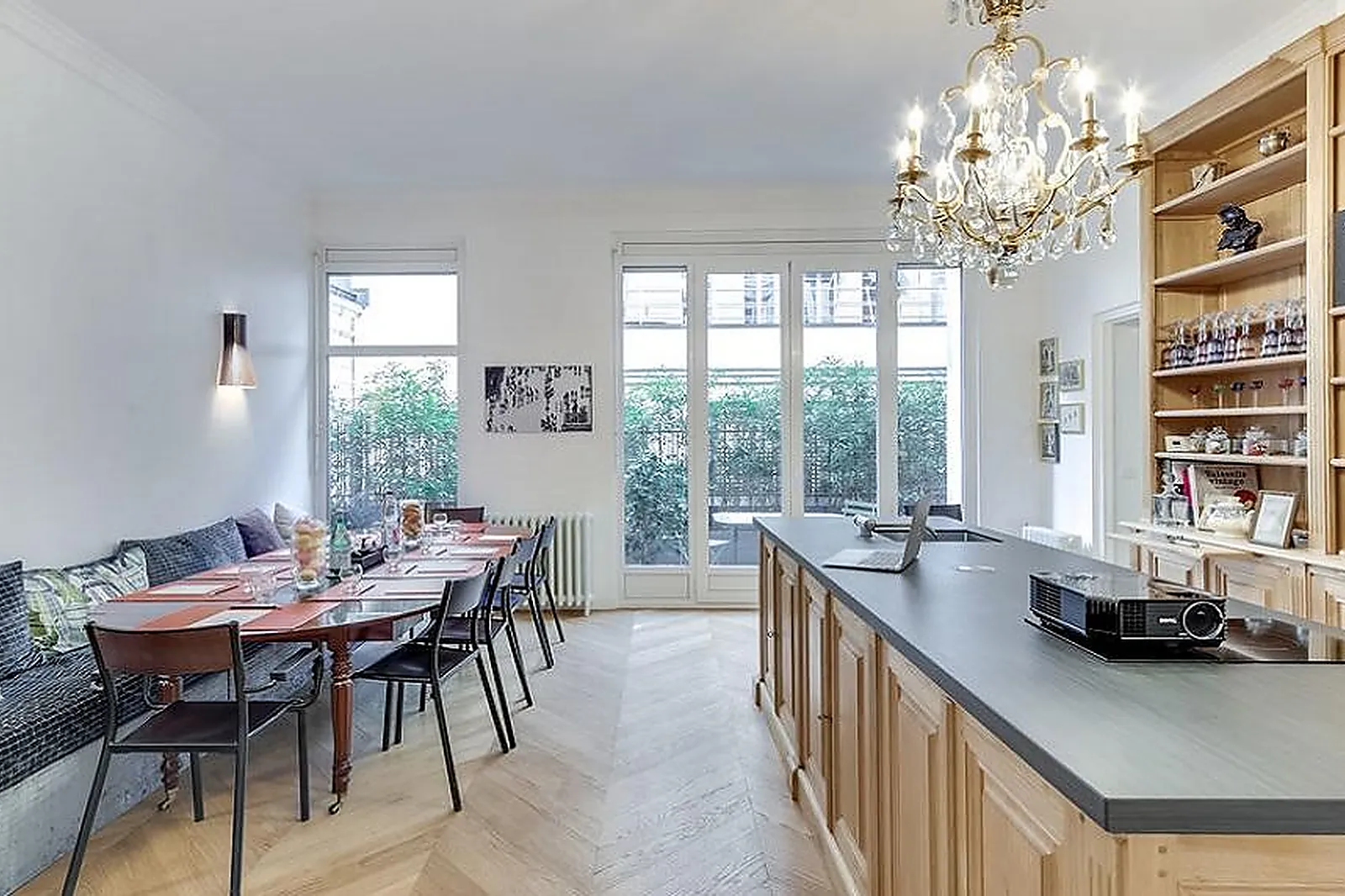 Lieux événementiels, LE 101