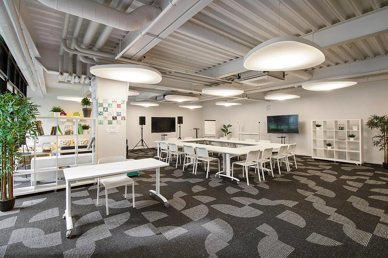 Lieux événementiels, LE CARGO