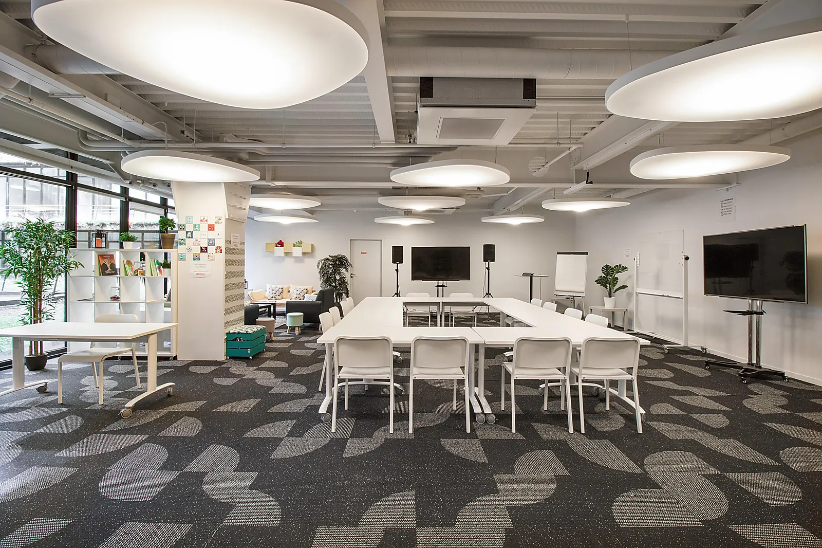 Lieux événementiels, LE CARGO