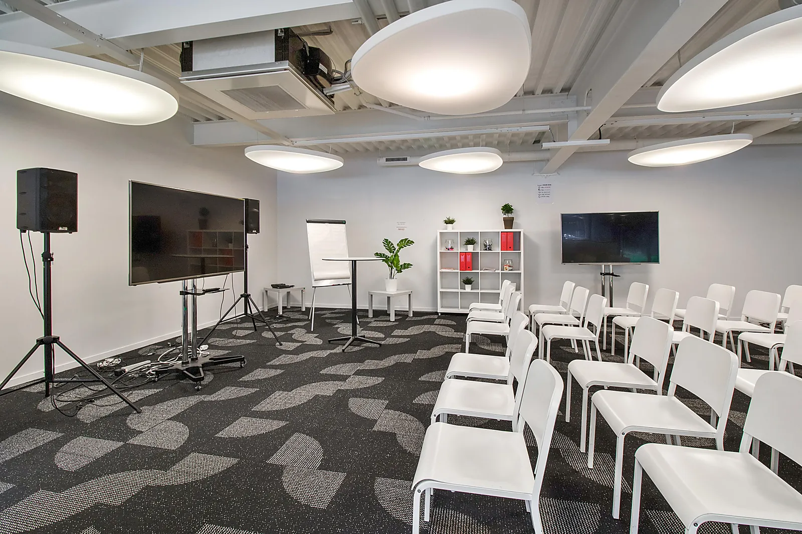 Lieux événementiels, LE CARGO